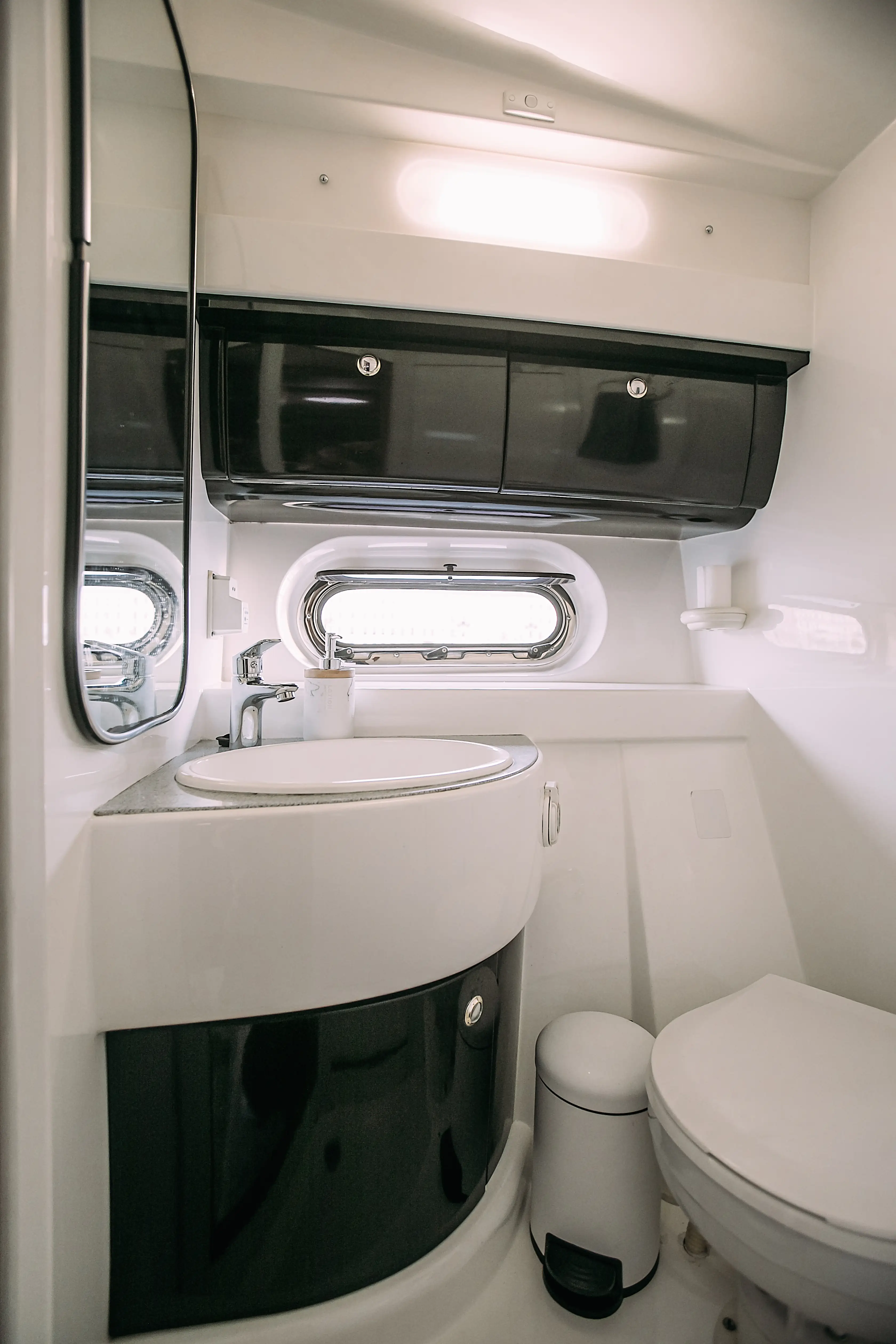 Яхта Sealine 39 AMO image- 31